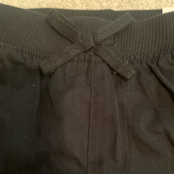 NWT The Children’s Place kids black shorts. Size 5T. - Picture 3 of 6